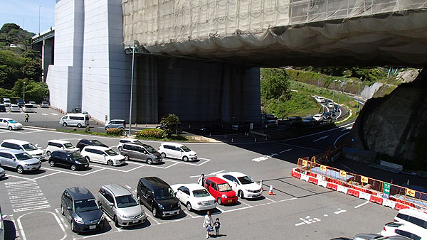 壇ノ浦PAへの車列が伸びていました